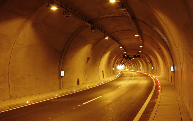 tunnel-2425660_640x400